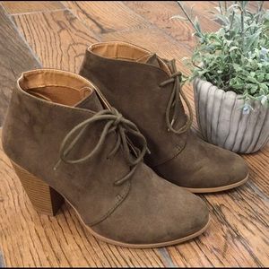 RE-POSH: Maurices lace-up ankle booties